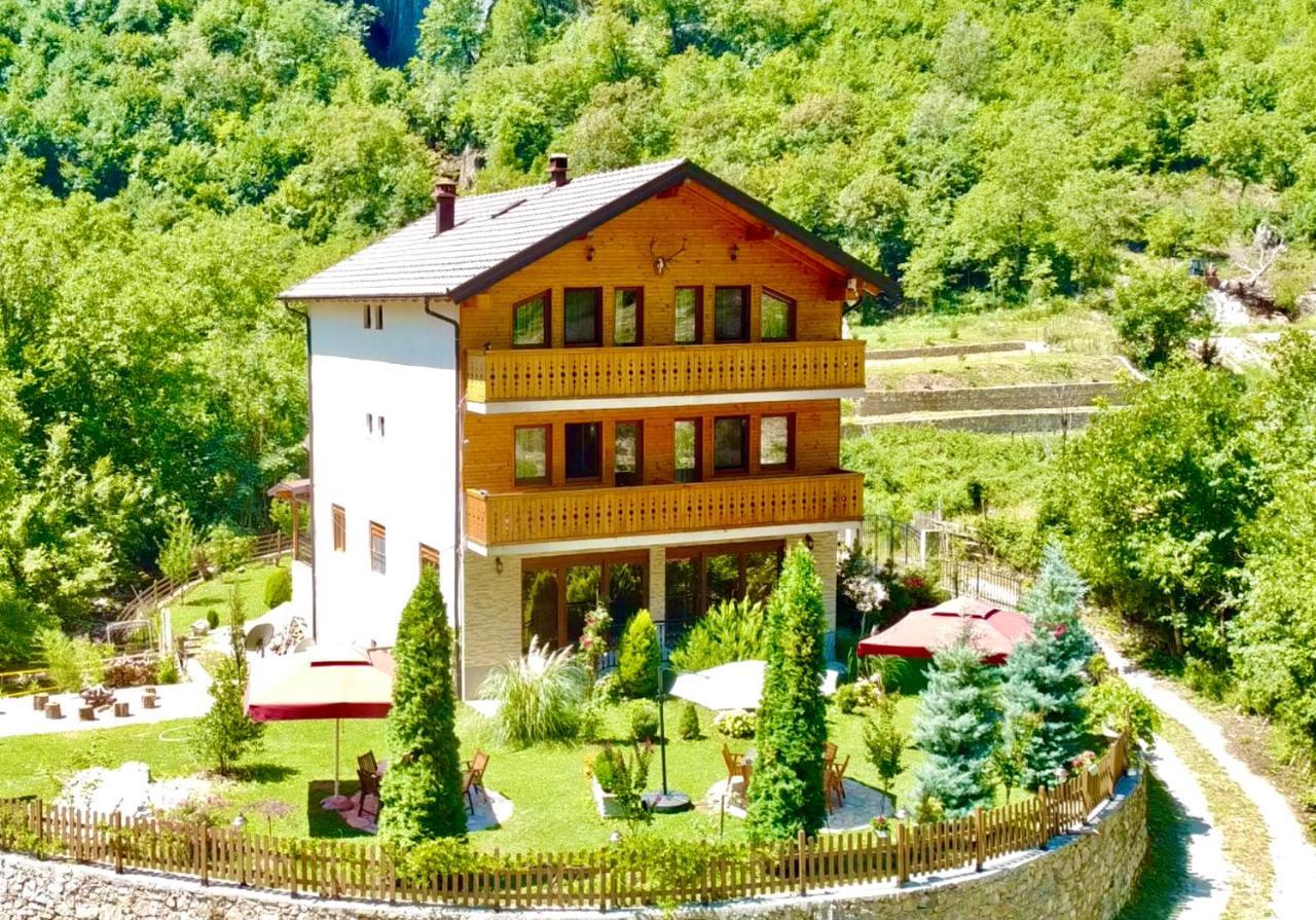 Vila Alexander B&B Valbone Exterior photo