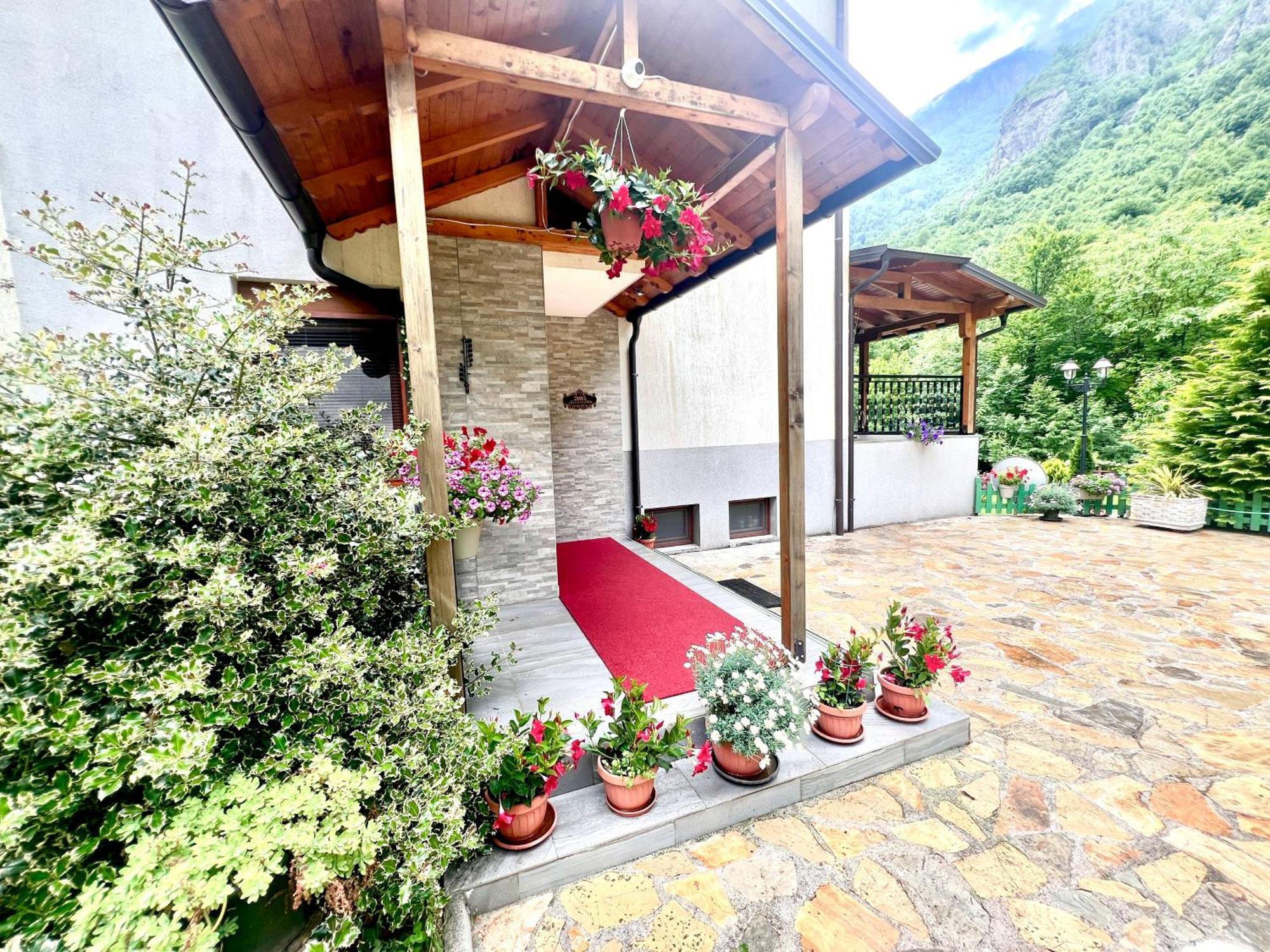 Vila Alexander B&B Valbone Exterior photo